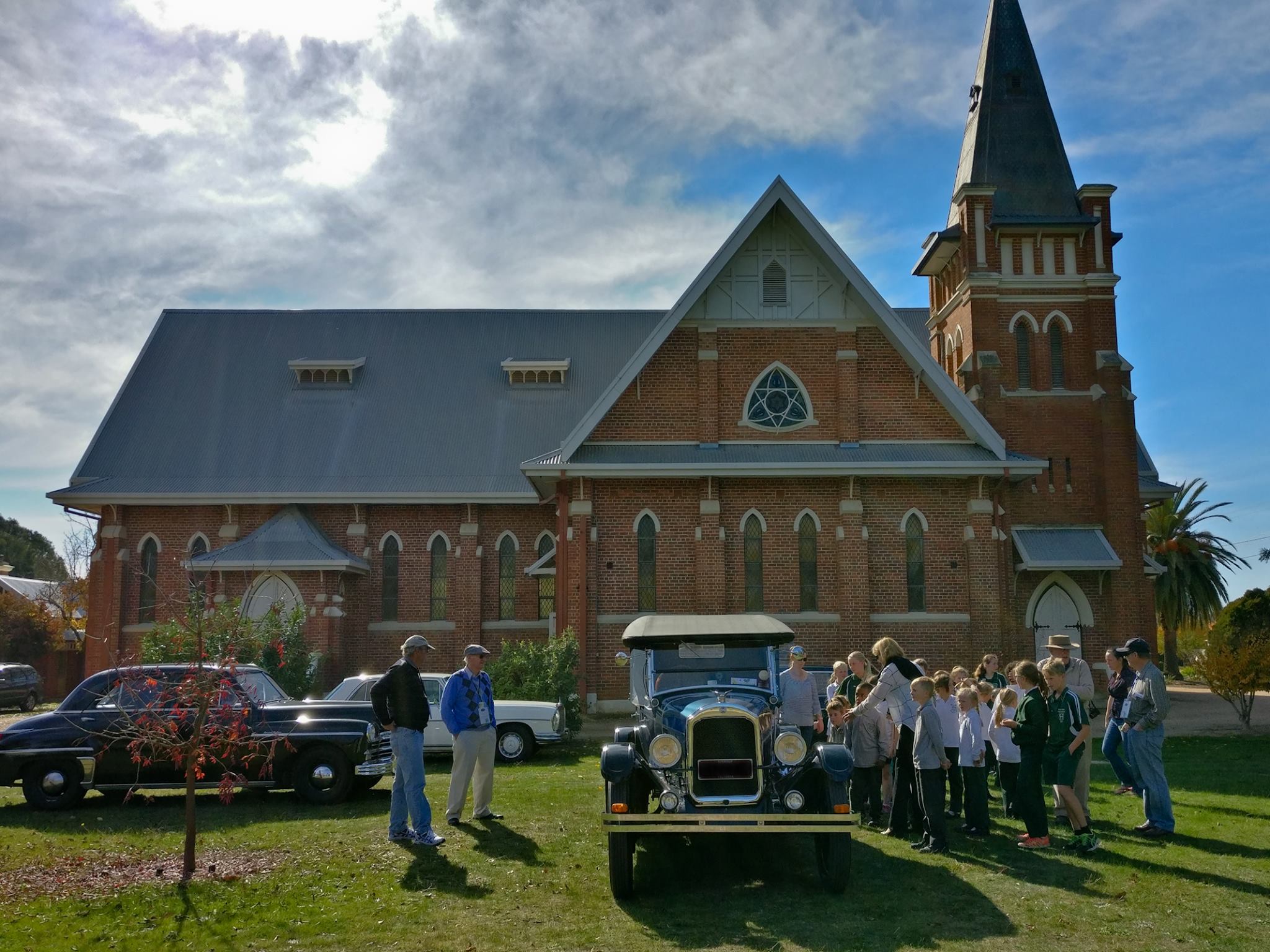 Albury Historic Vehicle club visit